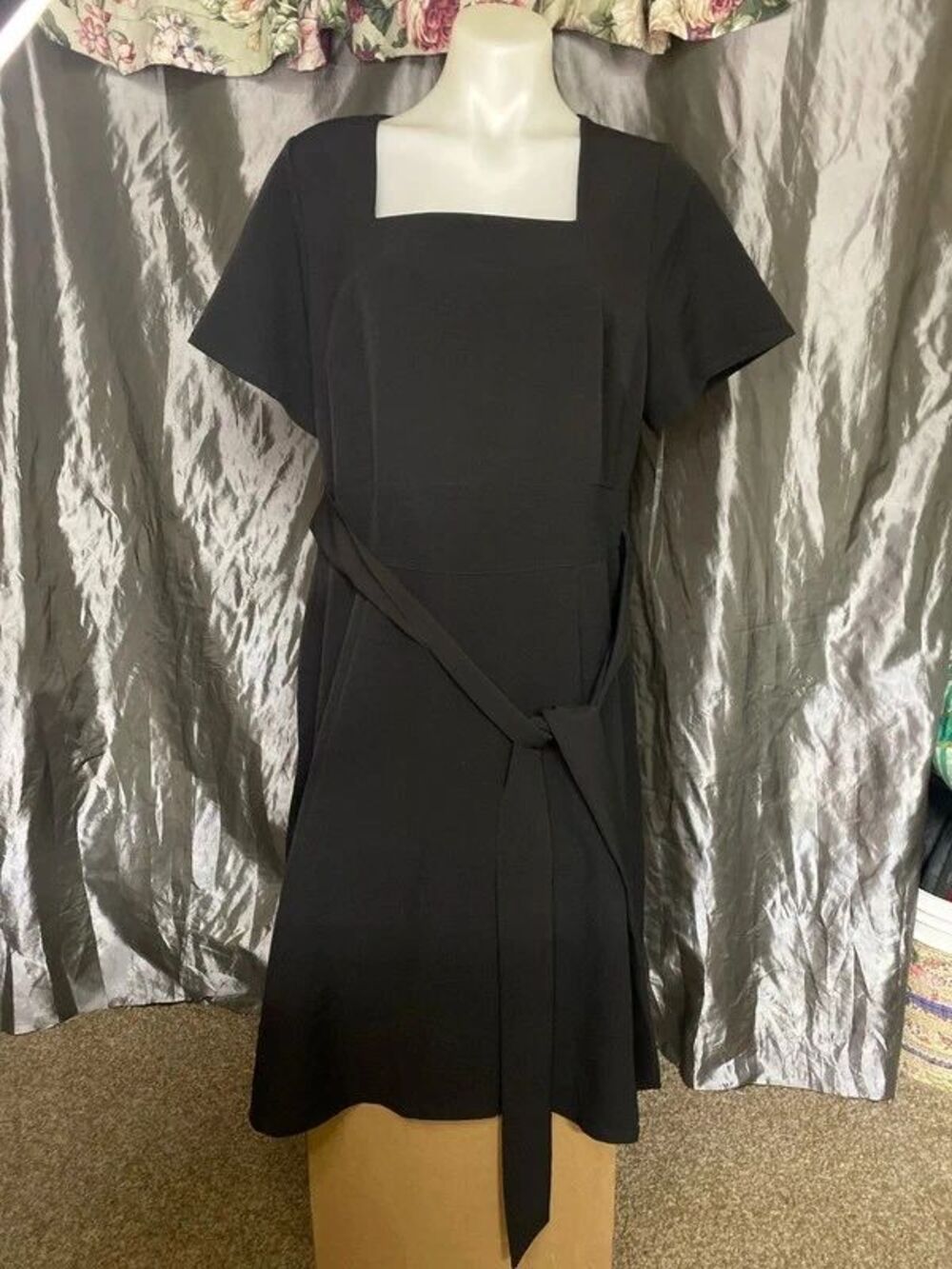 ^Lane Bryan size 14 t Short Sleeve Belted Square Neck A-Line Dress in black.